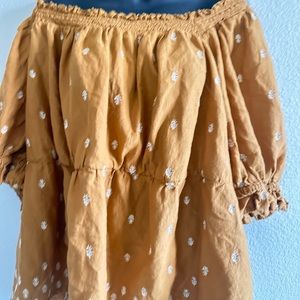 Plus-size Off Shoulder Peasant Top (Old Navy)